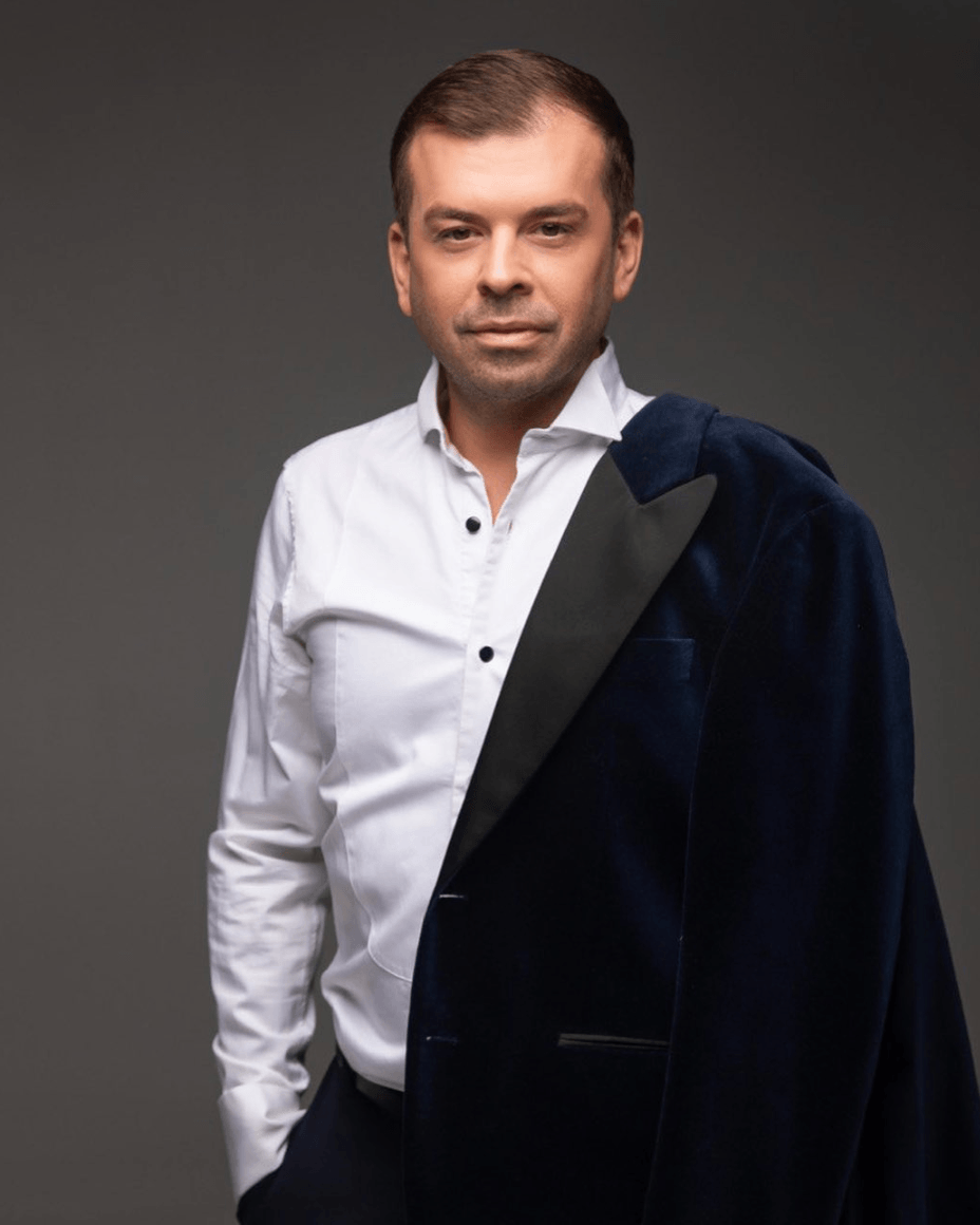 Викладач факультету естрадного співу, заслужений артист України Андрій Князь презентував авторську пісню «Не забуду».